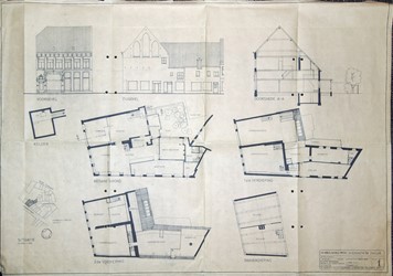<p>Opmetingstekening van Diezerstraat 38-40 uit 1974. De indeling van de verdiepingen komt in grote lijnen al overeen met de huidige. De zolder van het achterhuis is dan nog niet ingedeeld. </p>
